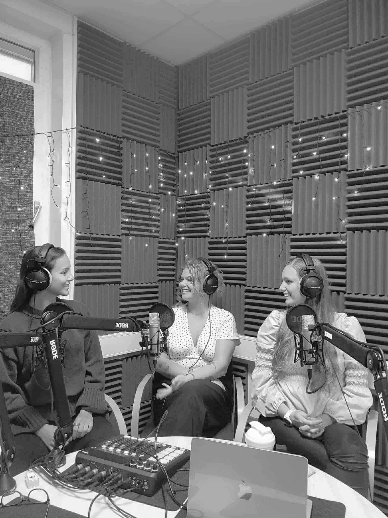 Cecilia, Mathilde, Cecilie kontent klik og kunder podcast gruppebillede